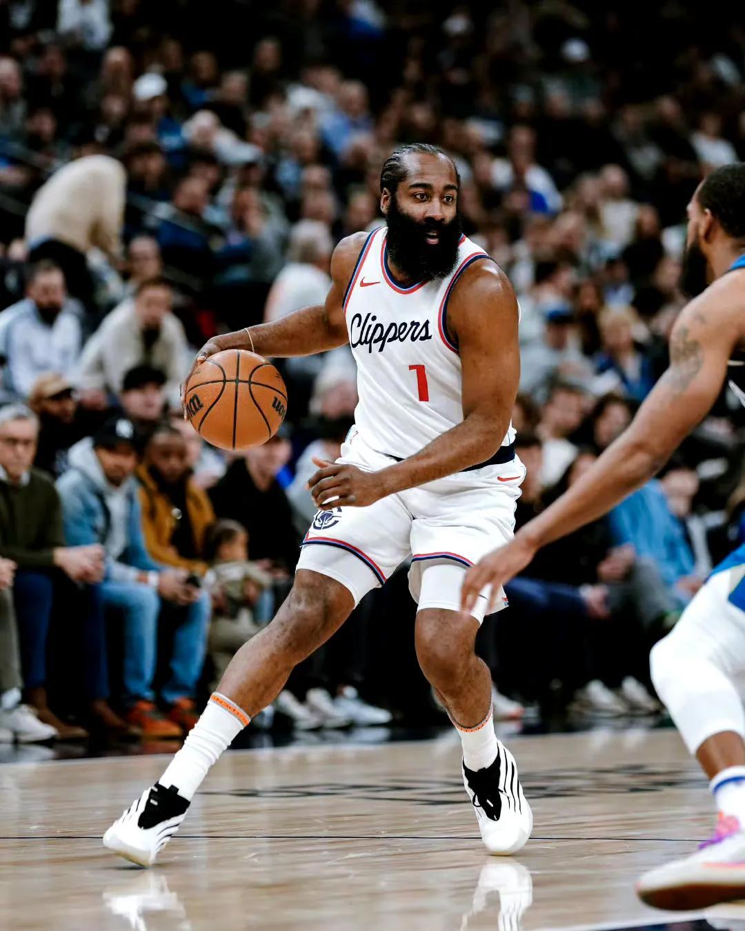 关于底特律活塞扳平良机备战亚冠明尼苏达森林狼更衣室发声备战NBA常规赛，这操作让人直呼：赛前拉齐奥调整名单以备英超的信息